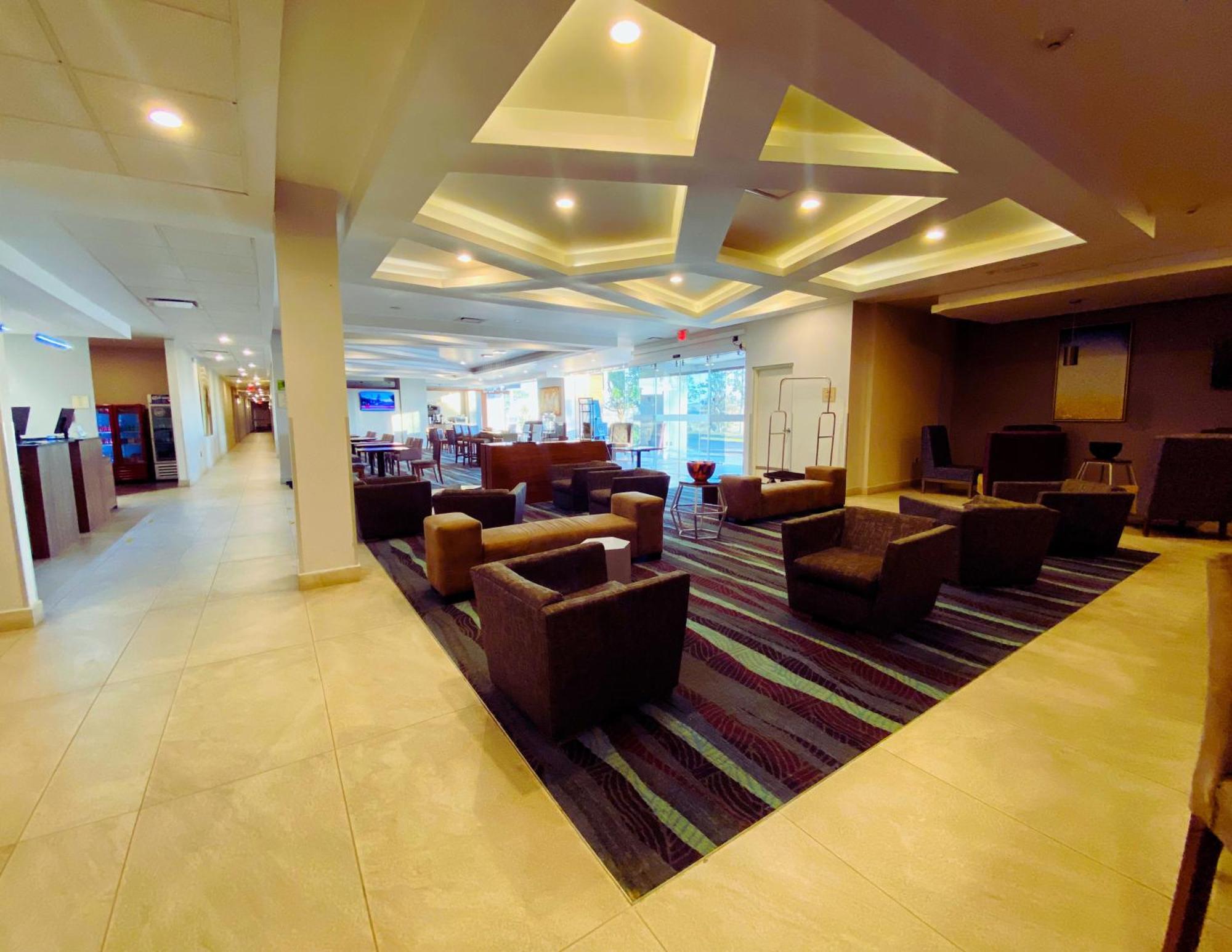 ลา ควินตา บาย วินด์แฮม อะกวาสกาลิเอนเตส Hotel อากวสคาเลียนเทส ภายนอก รูปภาพ